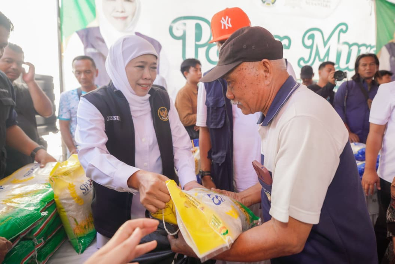 Pasar Murah ke-115 di Situbondo Libatkan IKM, Gubernur Khofifah Komitmen Bahan Pokok Terjangkau dan Jaga Daya Beli Warga
