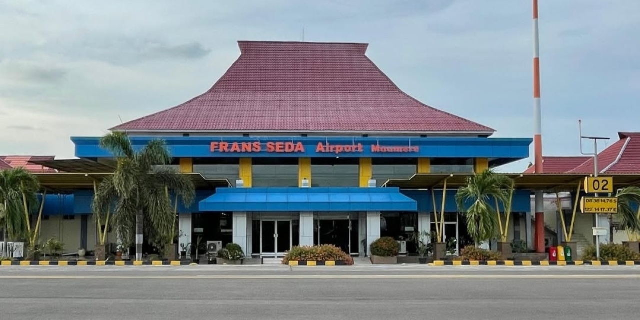 Gunung Lewotobi dan Ile Lewotolok Meletus, Bandara Larantuka dan Maumere Ditutup