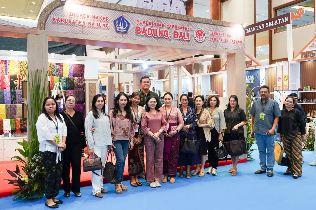 Ketua Dekranasda Badung Dukung Inovasi Kriya Lokal di Pameran Inacraft October Vol. 4