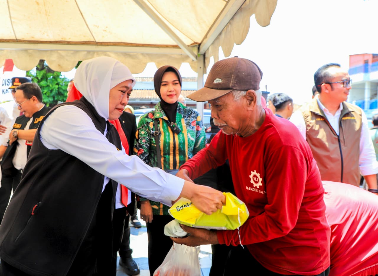 Gelar Pasar Murah ke-118 di Magetan, Gubernur Khofifah Komitmen Jaga Daya Beli Masyarakat