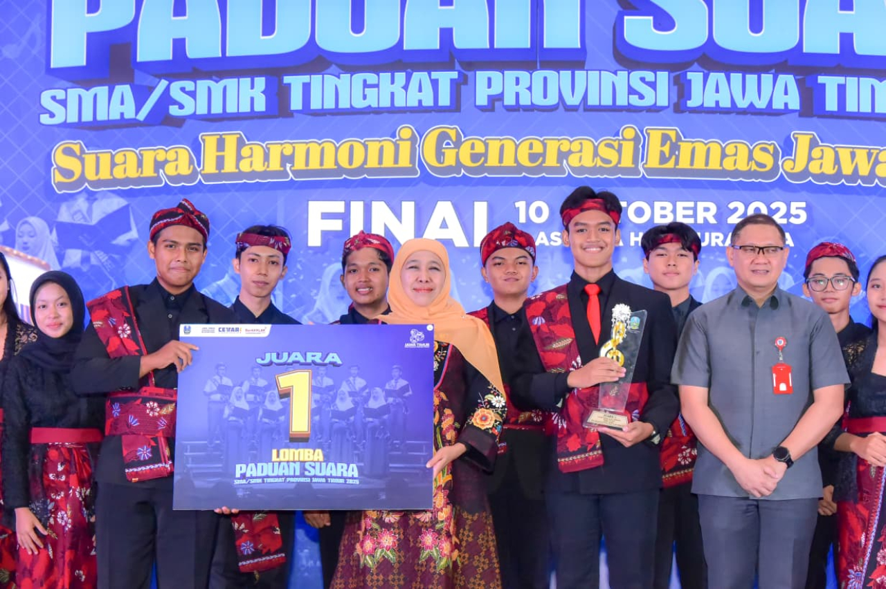 Gubernur Khofifah Apresiasi Semangat Pelajar Jatim di Final Lomba Paduan Suara SMA/SMK 2025