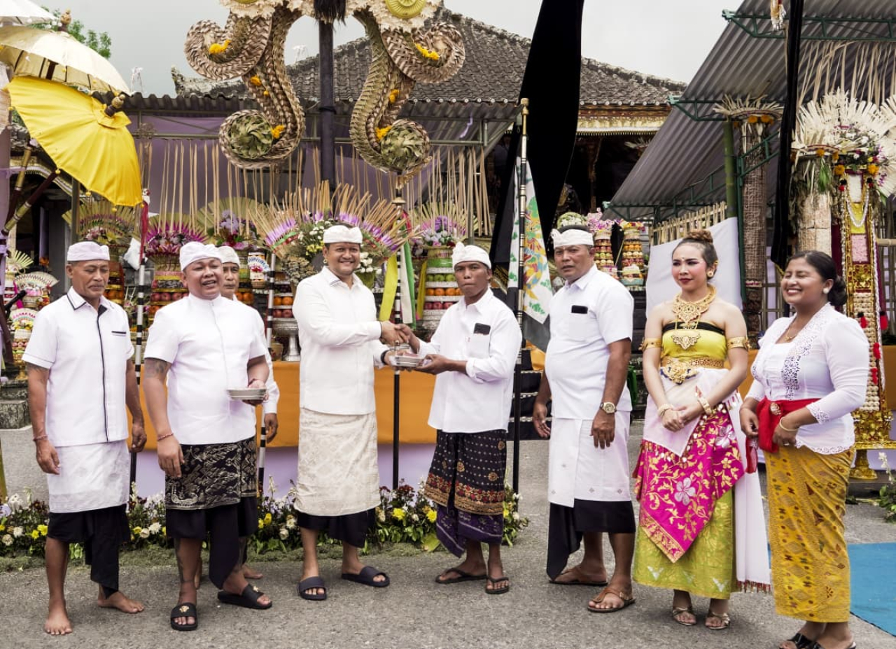 Wabup Badung Hadiri Pujawali di Pura Desa, Desa Adat Tiyingan, Pelaga