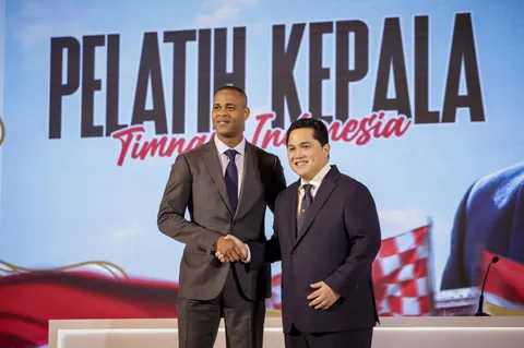 Salam Perpisahan Menpora dan Ketua PSSI Erick Thohir ke Patrick Kluivert