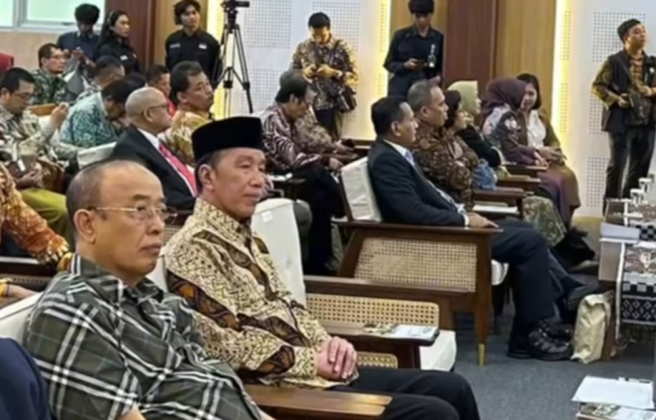 Rektor Prof Ova Sambut Jokowi Alumni Kebanggaan Fakultas Kehutanan UGM