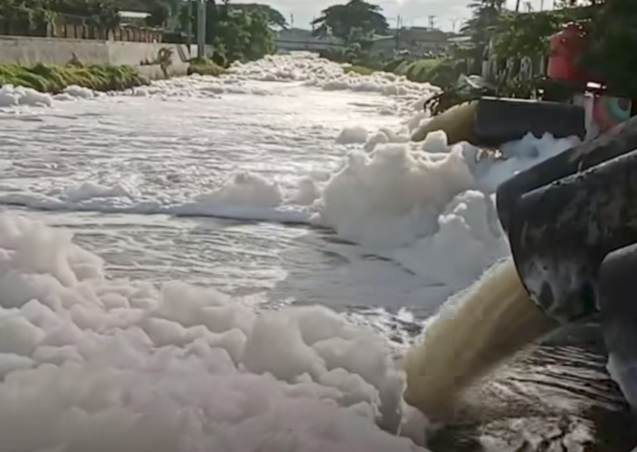 Sungai Berbuih di Kalisari Damen Mulyosari Surabaya, Fenomena Tahunan