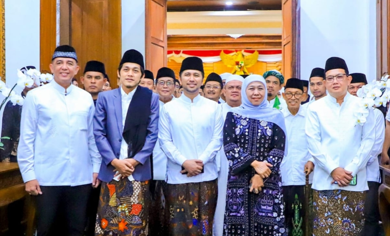 Selawat dan Tabligh Akbar bersama Gubernur Jawa Timur Khofifah Indar Parawansa, Wakil Gubernur Emil Elestianto Dardak dan KH. Agus Muhammad Iqdam Kholid (Gus Iqdam).(Foto: Istimewa)