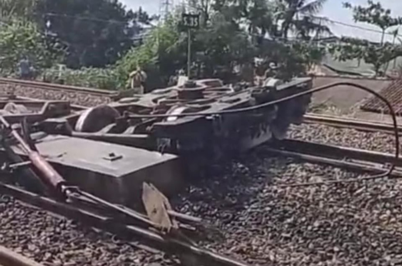 Kereta Api Purwojaya Anjlok di Bekasi, Roda sampai Lepas dari Dua Gerbong