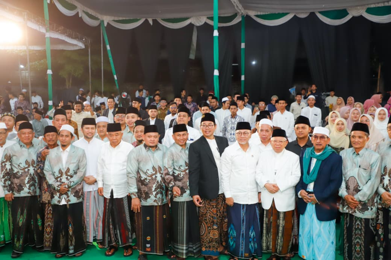 Puncak Peringatan Dua Abad Ponpes Tambakberas Jombang, Wagub Emil bersama Wapres ke-13 dan Menko Pangan