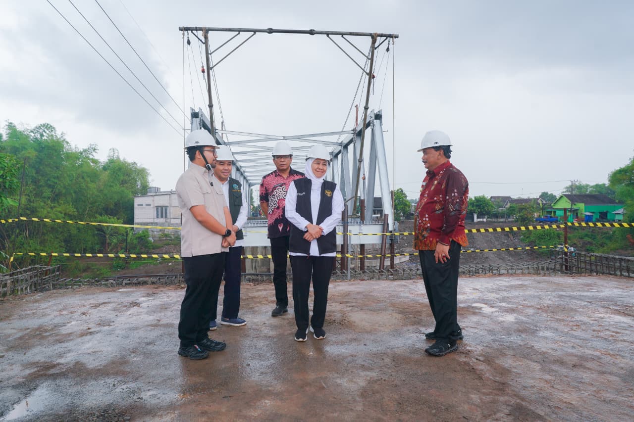 Gubernur Khofifah Pastikan Jembatan Kutorejo Siap Dibuka Bulan Depan, Optimis Mobilitas Warga Kecamatan Bagor Lancar
