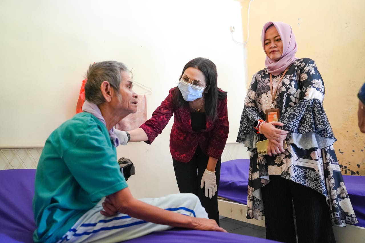 Ketua K3S Kabupaten Badung, Rasniathi Adi Arnawa dan rombongan melaksanakan kunjungan kerja sekaligus study tiru ke Dinas Sosial Kota Tangerang Selatan, Kamis (30/10/2025). (Foto: Istimewa)