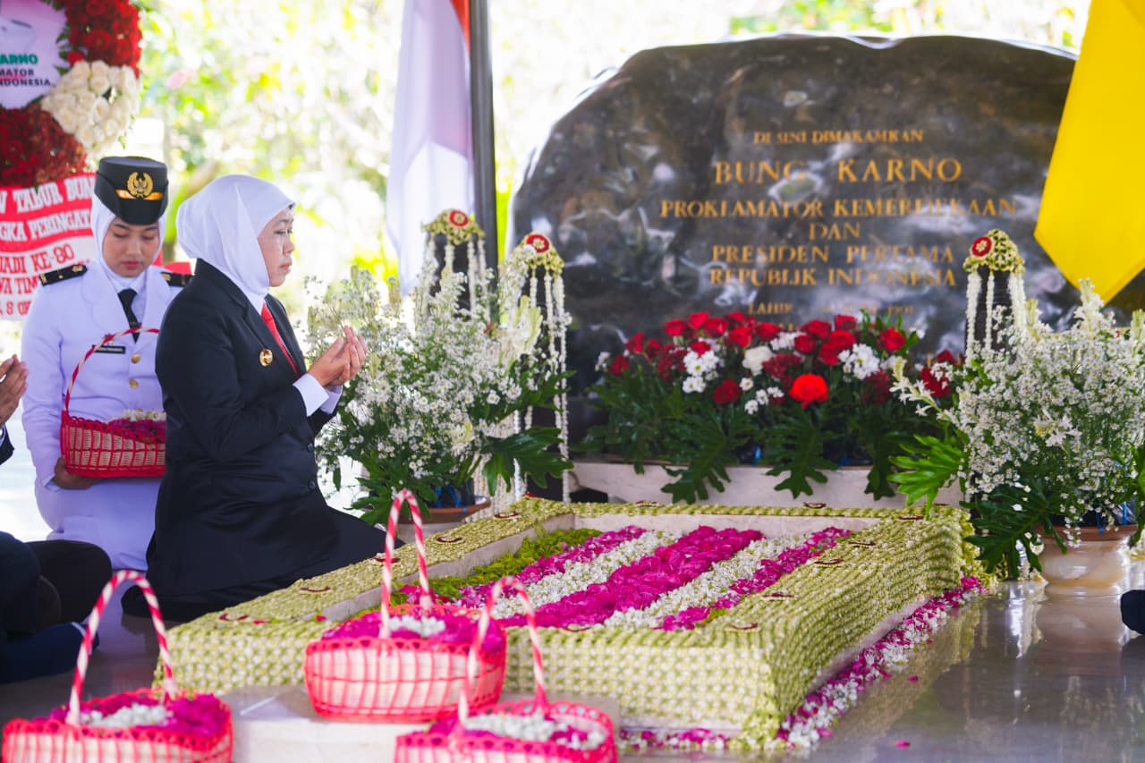 Gubernur Khofifah Pimpin Ziarah Makam Proklamator RI Jelang Hari Jadi ke-80 Jatim