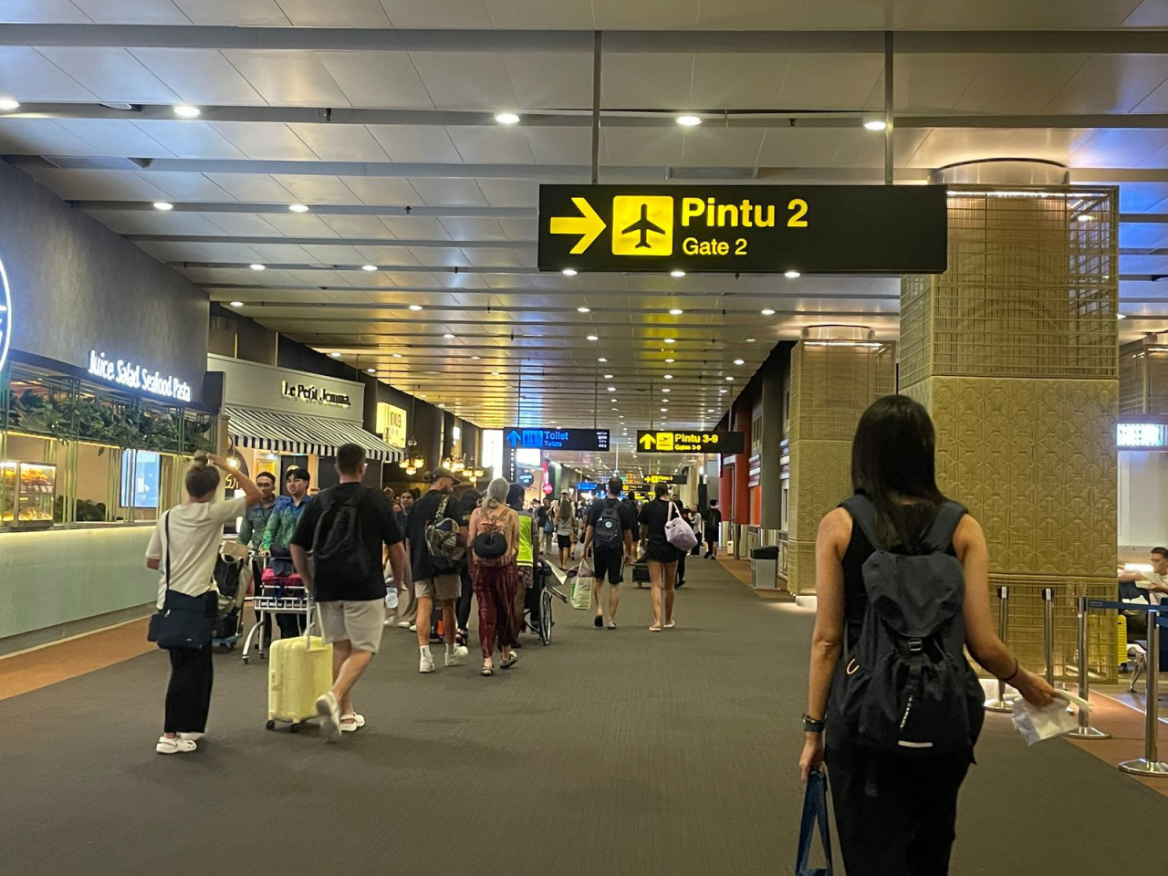 Padam Listrik di Bandara Ngurah Rai, Proses Check In Manual Aktivitas Penerbangan Terdampak