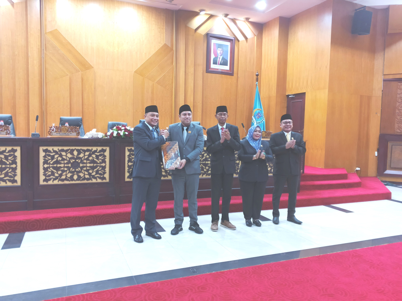 Rapat Paripurna DPRD Surabaya Bahas Pemandangan Umum Fraksi atas Rancangan APBD 2026