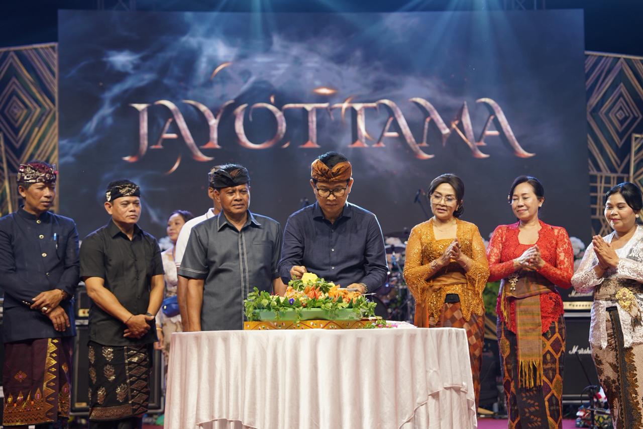 Bupati Badung Hadiri HUT ke-100 Desa Mambal