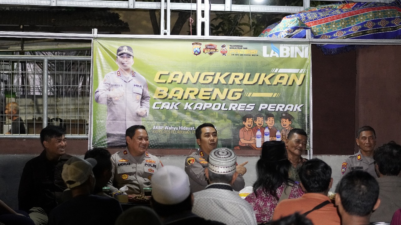 Perkuat Sinergi, Kapolres Pelabuhan Tanjung Perak Surabaya Cangkruk Bareng LPMK Tanah Kali Kedinding dan Warga