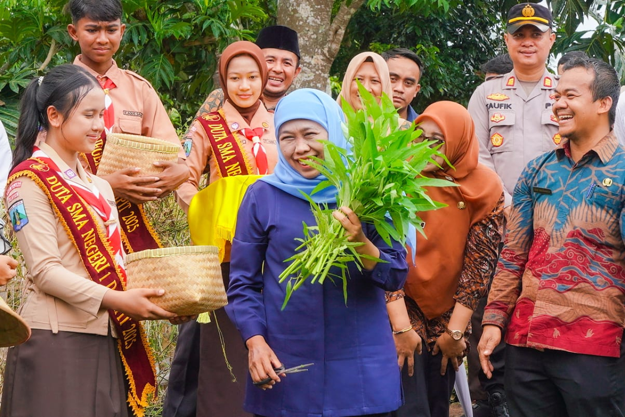 Gubernur Khofifah Apresiasi SMAN 1 Dampit Malang Siap Jadi Role Model Ketahanan Pangan Berbasis Sekolah