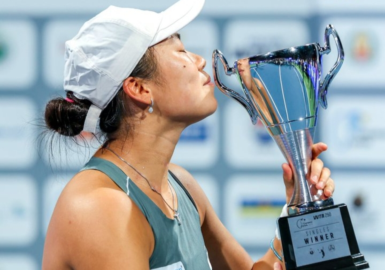 Janice Tjen juara Chennai Open 2025, Minggu (2/11/2025). (Foto: X WTA)