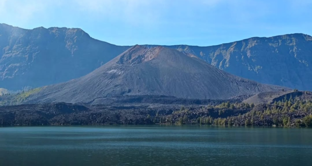 Tarif Baru Mendaki Gunung Rinjani Berlaku Mulai Hari Ini