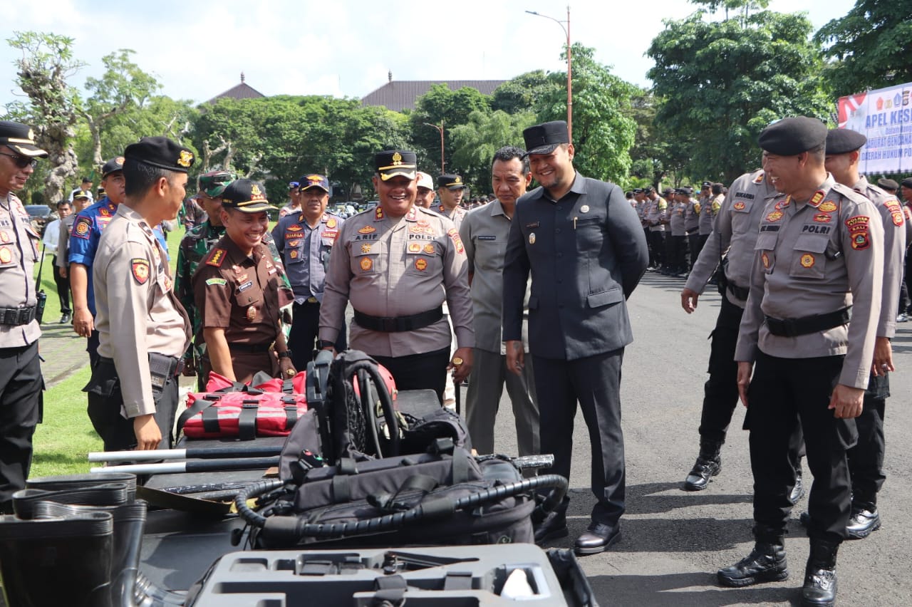 Wabup Bagus Alit Sucipta saat menghadiri Apel Kesiapan Tanggap Darurat Bencana Hidrometeorologi di Areal Parkir Depan Balai Budaya Giri Nata Mandala, Puspem Badung, Rabu (5/11/2025). (Foto: Istimewa)