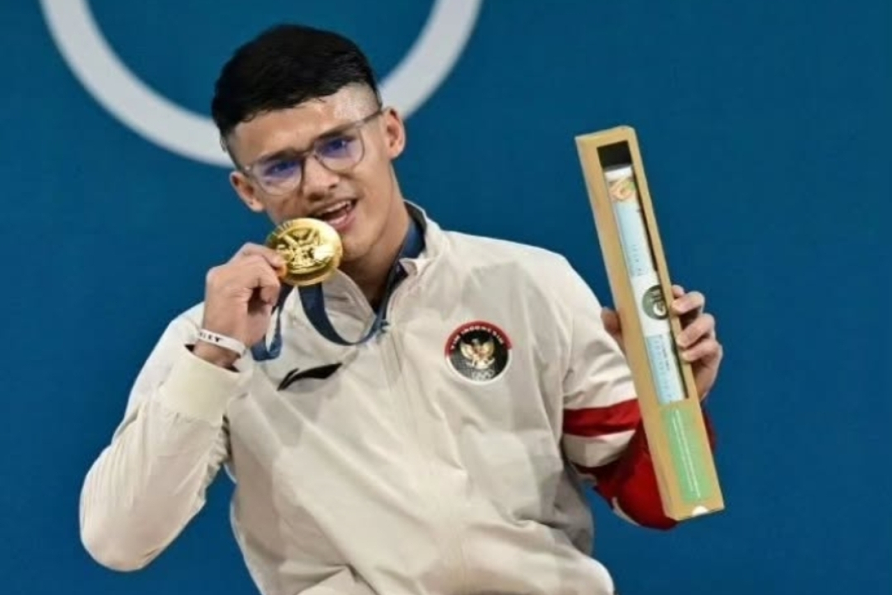 Lifter Rizki Juniansyah diangkat Presiden Prabowo Subianto menjadi Letnan Dua TNI. (Foto: Instagram)