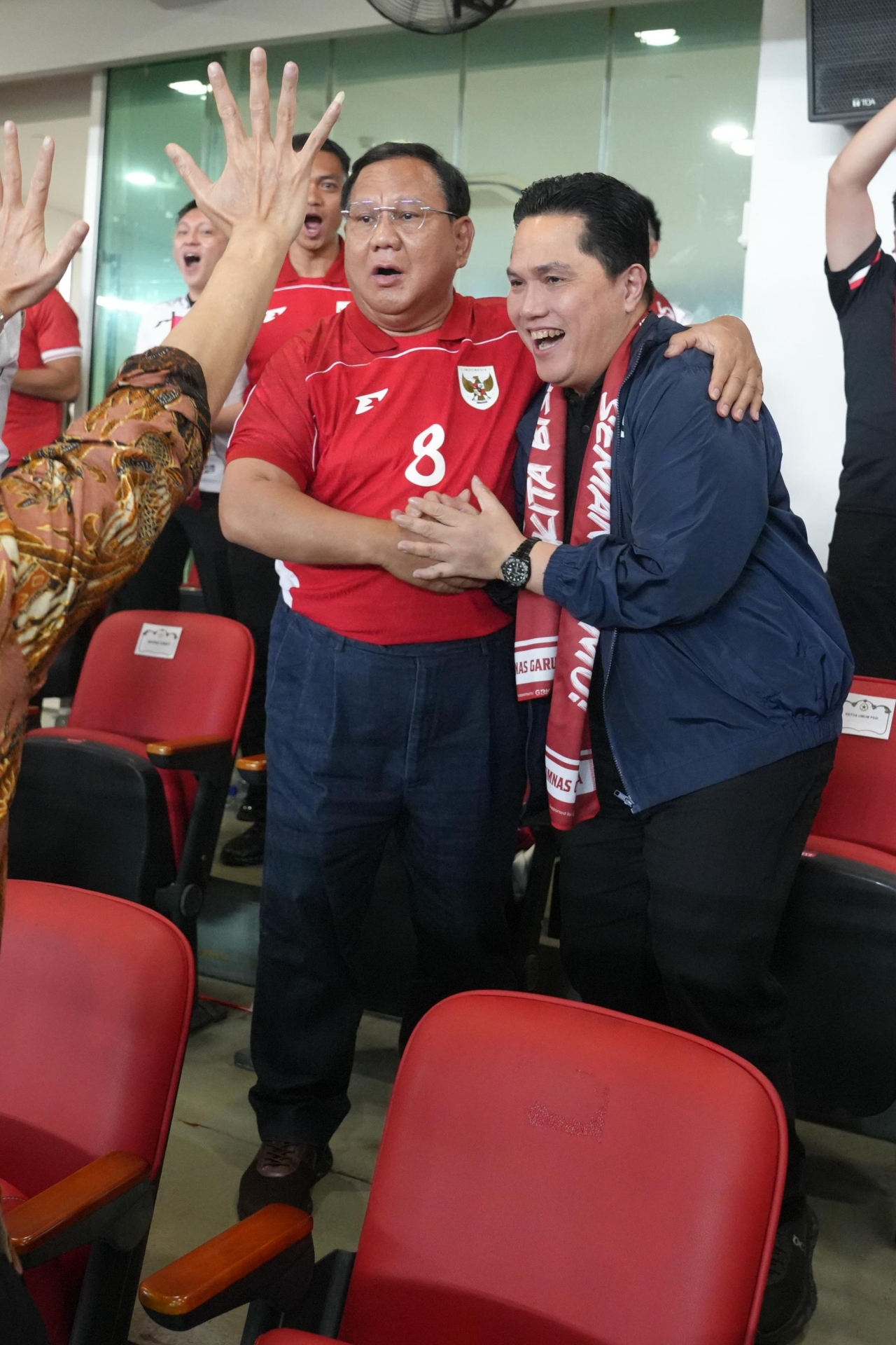 Menteri Pemuda dan Olahraga (Menpora) merangkap Ketua Umum PSSI, Erick Tohir (kanan). (Foto: Istimewa)