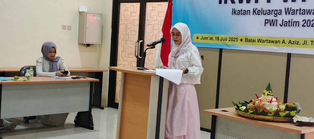 Ketua IKWI PWI Jatim Endang Suprapti. (Foto: Rizal/MCINews.id)