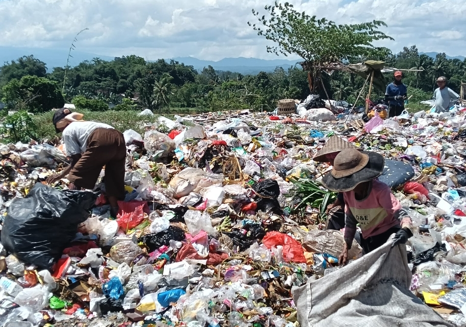 Bupati Jember Gus Fawait sosialisasi pengelolaan sampah mandiri
