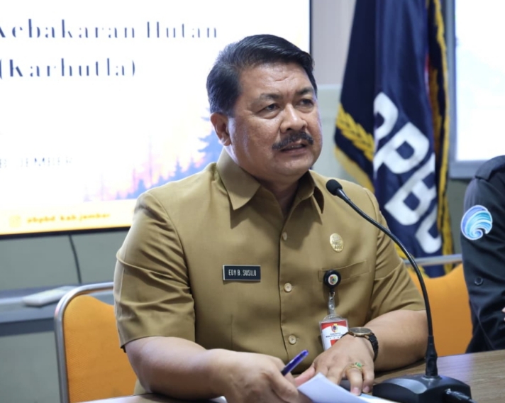 Kepala BPBD Jember Edy Budi Susilo membahas penanganan bencana dan kekeringan